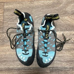 La Sportiva Women’s Climbing Shoes “Tarantulace”